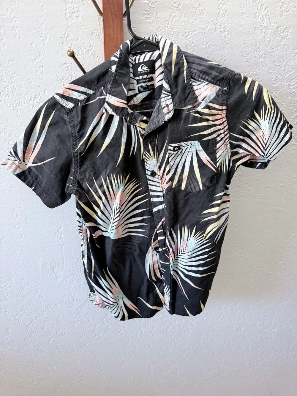 Quiksilver Black Short-Sleeve Tropical Button-Up Shirt with Pastel Leaf Print